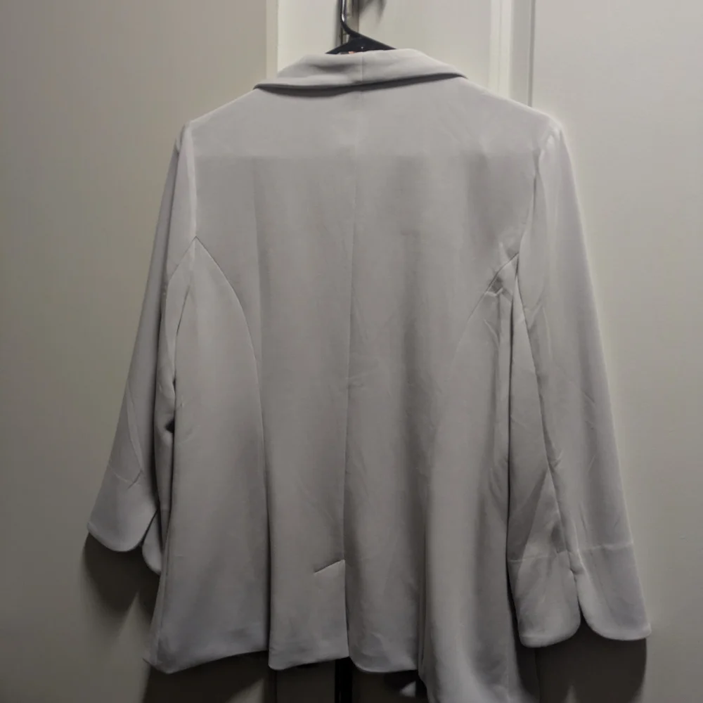 Skies Are Blue Gray Blazer with Notched Lapels and Open Front - Picture 6 of 6